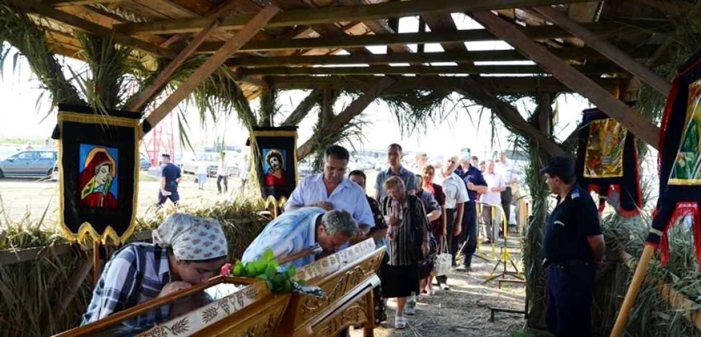 Moaştele Sf. Epictet şi Astion FOTO Episcopia Tulcii