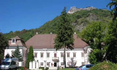 Istorie, legendă și povești de dragoste la Castelul Magna Curia din Deva  jpeg