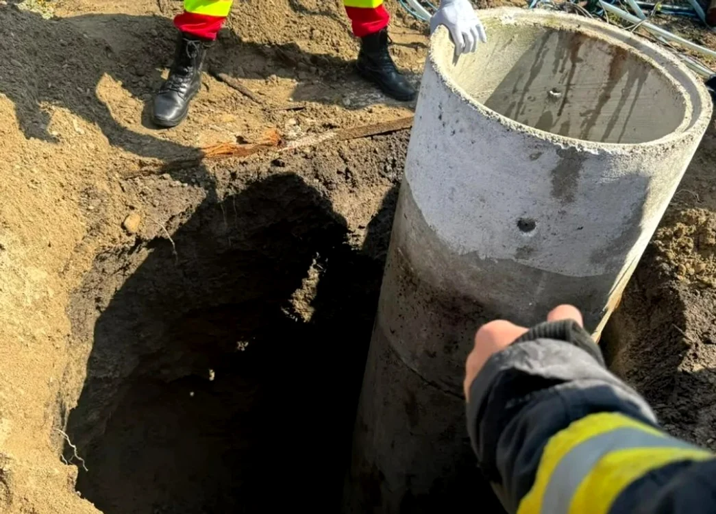 Fetiță de 8 ani căzută în fântână. Foto: ISU Vrancea