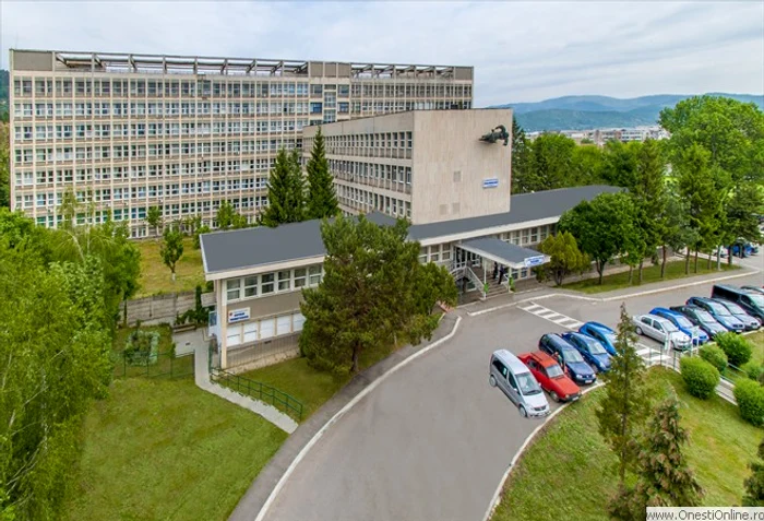 A fost concurs serios pentru postul de spălătoreasă la spitalul municipal”Sf Ierarh Gh Luca” din Onești Foto: onestionline.ro