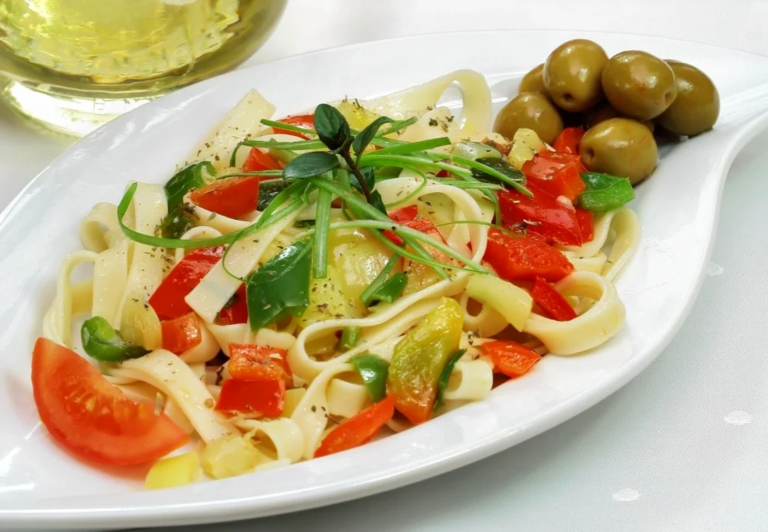 salata  paste masline jpeg