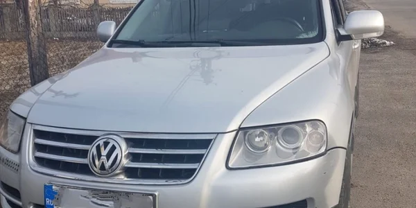 Maşină implicată în „Metoda Accidentul” la Vâlcea Foto Poliţia Română