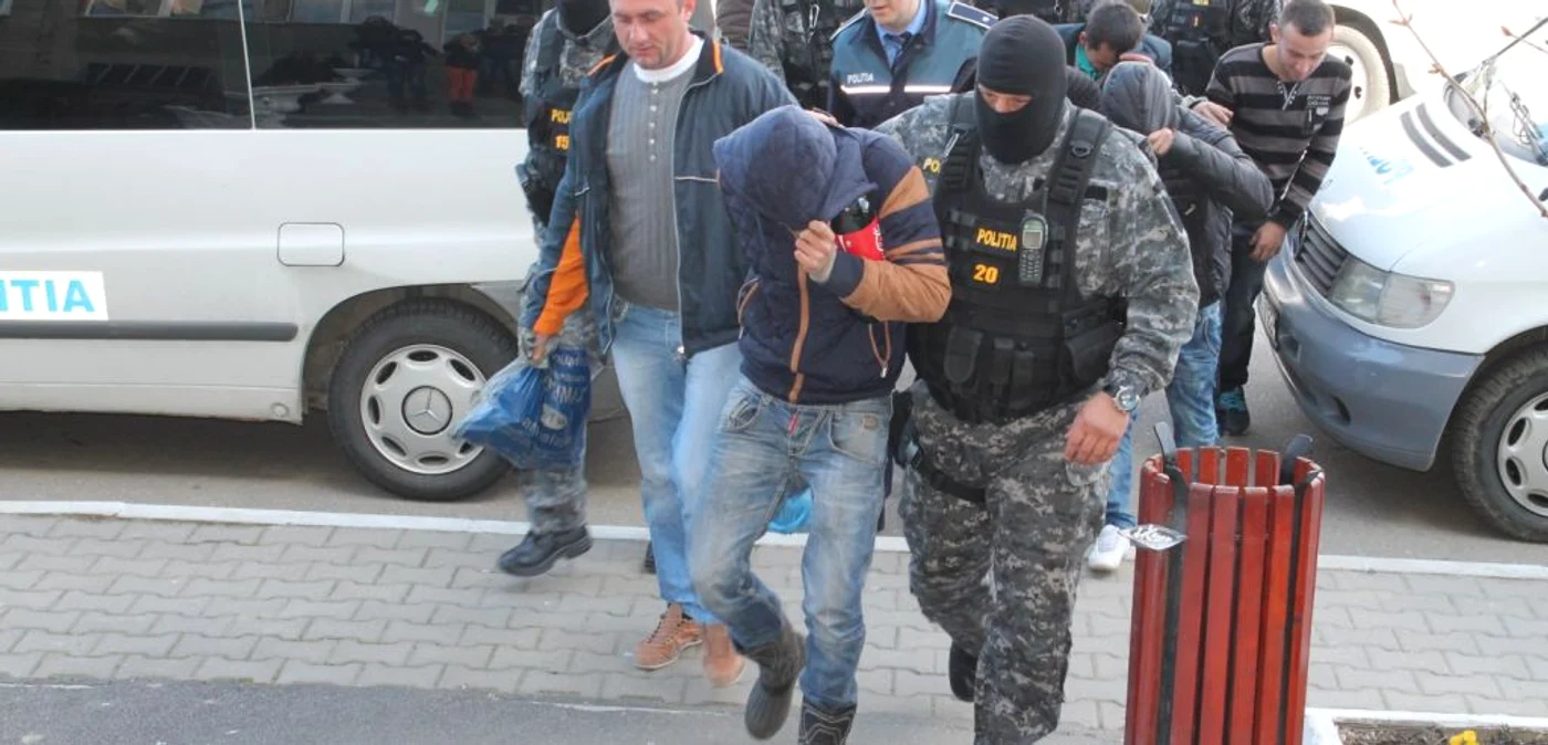Suspeţii au fost aduşi la sediului IPJ Gorj