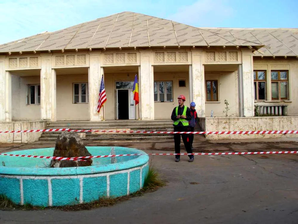 Clădirea fostului spital din Ghimpaţi va fi renovată cu bani de la armata americană / FOTO Cătălina Sfetcu