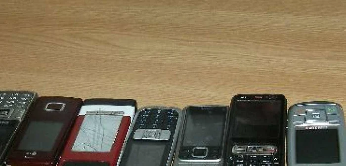 Bacău: Comerț ilicit cu telefoane mobile, în centrul orașului