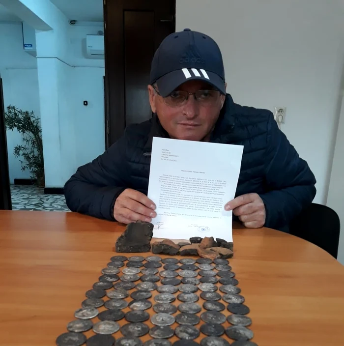 Paul Durcă a făcut o nouă descoperire importantă, piesele intrând în zestrea Muzeului Judeţean Olt FOTO: arhiva personală Paul Durcă