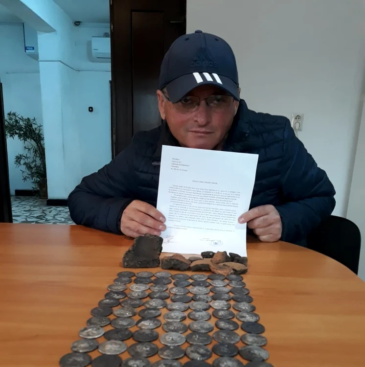 Paul Durcă a făcut o nouă descoperire importantă, piesele intrând în zestrea Muzeului Judeţean Olt FOTO: arhiva personală Paul Durcă