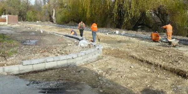Lucrări la strada Principatele Unite