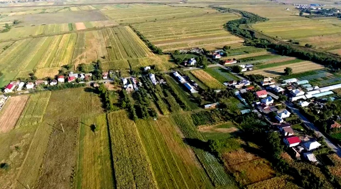 Sat de câmpie din România, loc ideal pentru realizarea de energie verde FOTO Arhivă