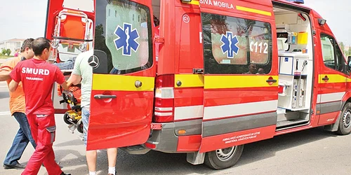 acci4 actu 4  2col baza accident smurd ambulanta foto g florin 6 jpeg