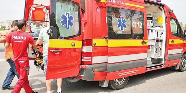 acci4 actu 4  2col baza accident smurd ambulanta foto g florin 6 jpeg