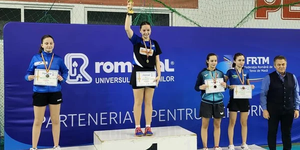 sportivele slatinene pe podium la U 15 si U 19   foto arhiva felicia coneschi (5) jpeg