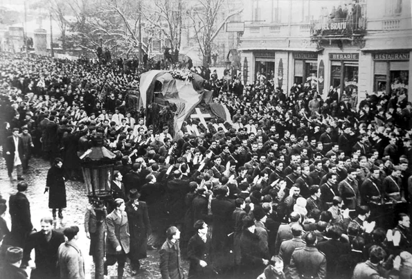 Funeraliile organizare de legionari pentru Ion Moța și Vasile Marin