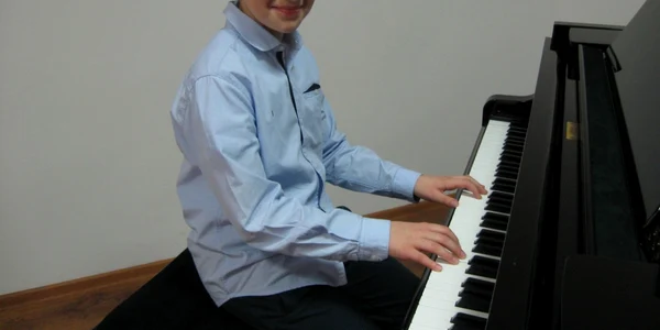 rares nicolau pianist 1