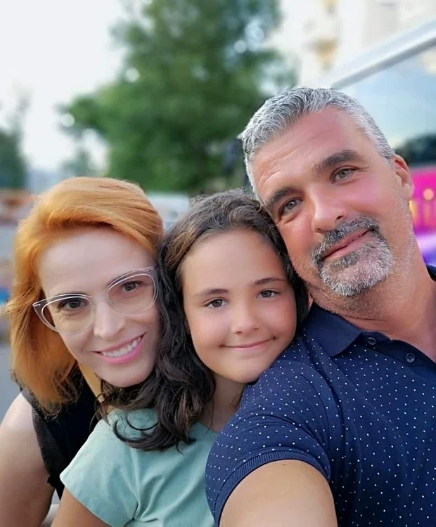 
    Familia Temișan: Monica, Aurelian și Dora  