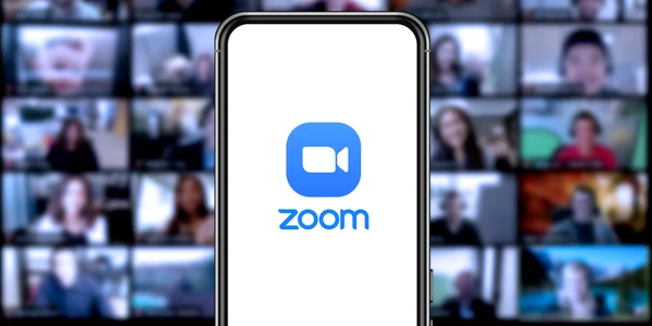 Zoom aplicatie lucru online FOTO Shutterstock jpg