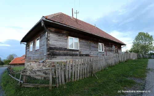Comuna Bătrâna din Hunedoara  Foto Daniel Guță  ADEVĂRUL (287) JPG