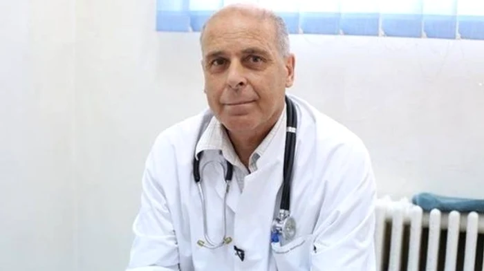 
    Virgil Musta a vindecat aproape 500 de pacienţi infectaţi cu noul virus Foto Arhivă personală   