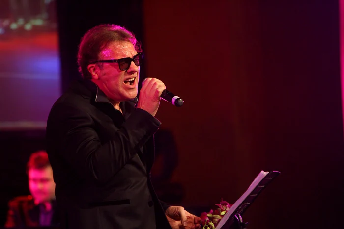 
    Cântăreţul contestă în instanţă o amendă pentru parcare  