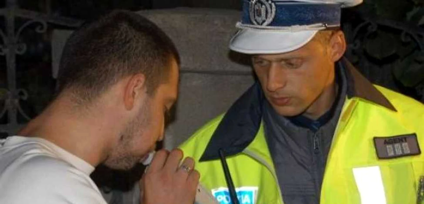 Tânărul avea o îmbibaţie alcoolică de 0,55 mg/l alcool pur în aerul expirat. 