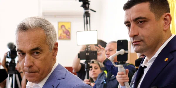 George Simion și Calin Georgescu votează în Mogoșoaia, Ilfov. FOTO Inquam Photos / Octav Ganea