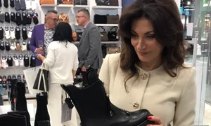 Ioana Ginghină, la lansarea unui magazin de încălțăminte în Dâmbovița Mall foto: Alina Erimia 