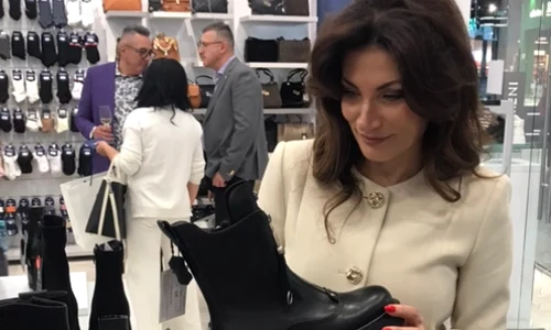 Ioana Ginghină, la lansarea unui magazin de încălțăminte în Dâmbovița Mall foto: Alina Erimia