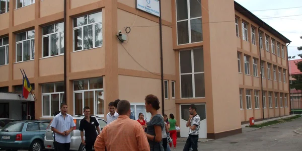 Elevii de la Grupul Şcolar Oltchim participă la manifestare