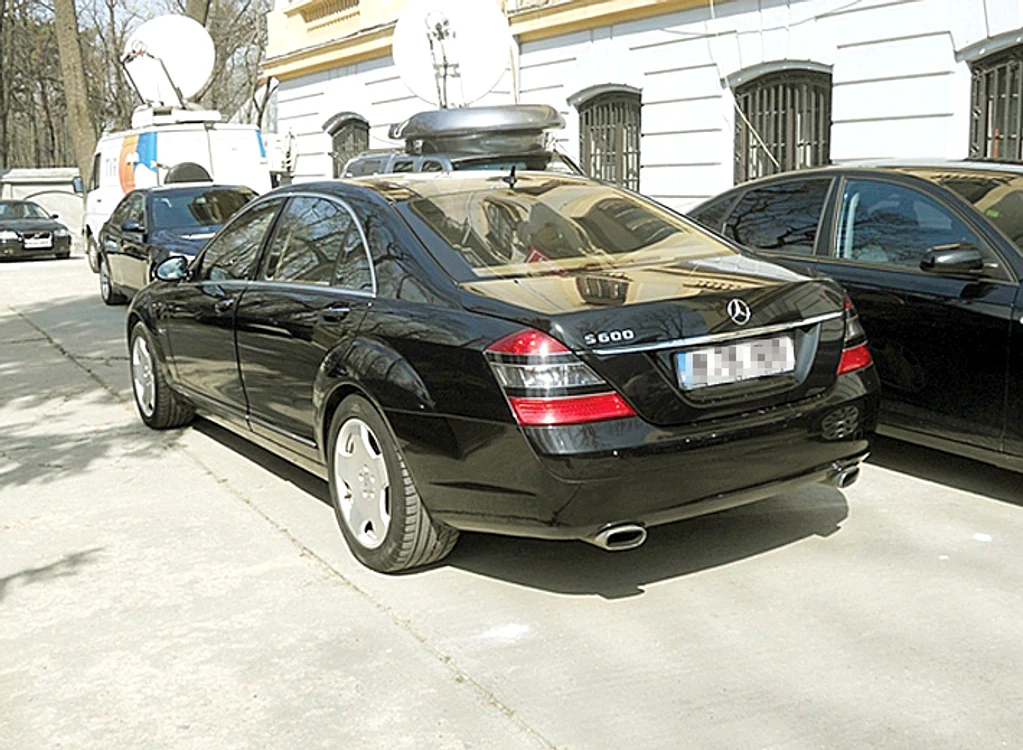 Mercedesul lui Truică a fost lovit acum trei luni de şoferul milionarului