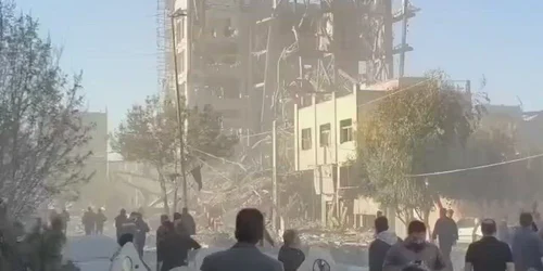 Mehdi H    Geolocation of the building struck today in this video in the Iranian    BMNfFg (1) mp4 thumbnail png