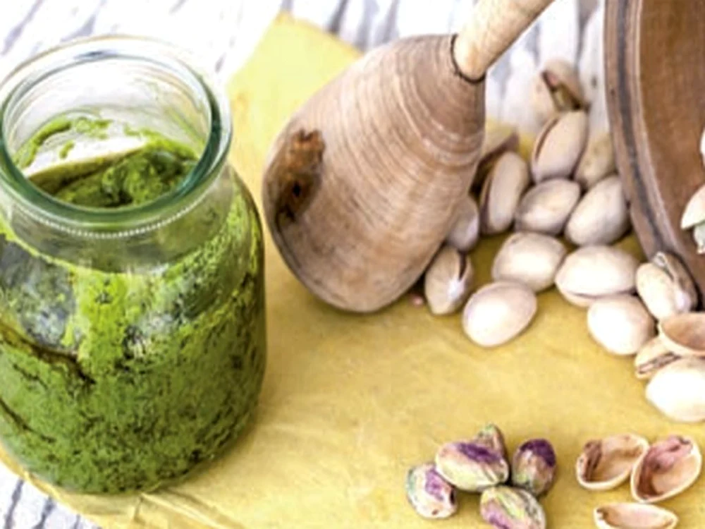 pesto cu fistic jpg