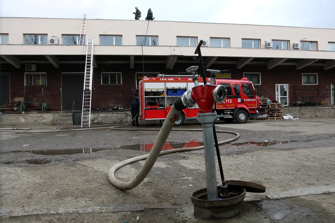 Cei care vor lua ilegal apă de la hidrant riscă să intre în închisoare Foto: Arhivă