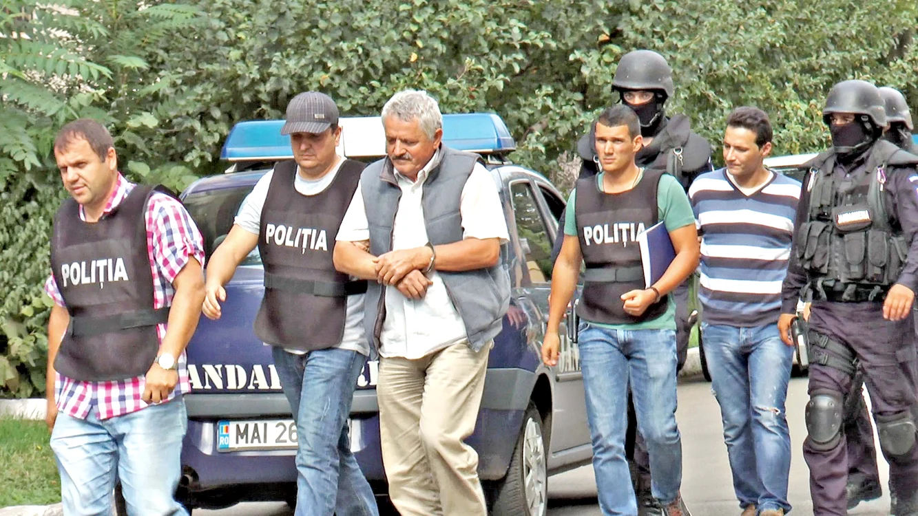 
    Octavian Zaharia, fostul edil de la Plopeni, a fost săltat ieri de oamenii legii  