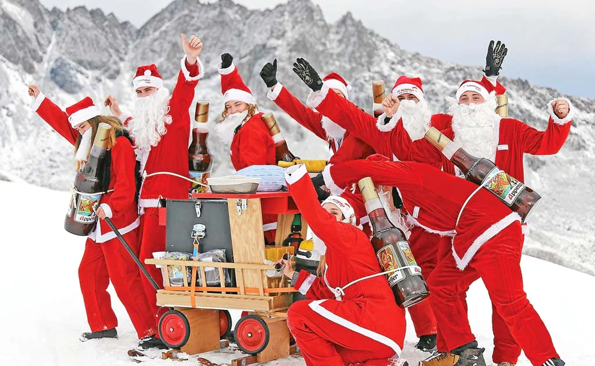 
    Toată lumea trebuie să strige „Ho-ho-ho” la exact 20 de decibeli!Foto: profimedia  