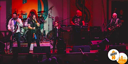 Oana Chiriac - fata talentată de la ţară din satul Dorobanţu Constanţa care cântă cu Phoenix Sursa Facebook Oana Chiriac / Oanna Chiriac