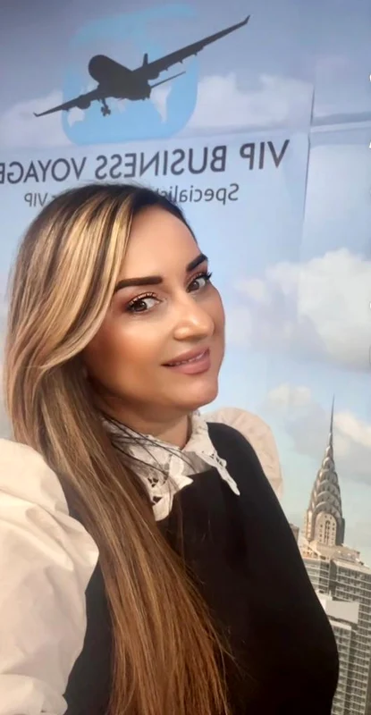 Andreea Sandu are diplomă în turism la Geneva  Foto  Facebook 
