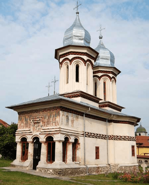 Unde se află una dintre cele mai frumoase biserici din România. De unde-i provine numele