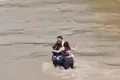 tineri romani imbratisati italia jpg