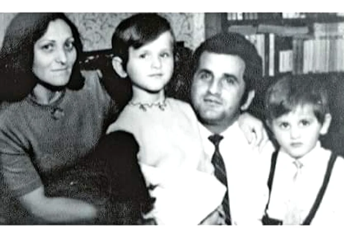 Familia Manole, pe când cei doi frați erau micuți