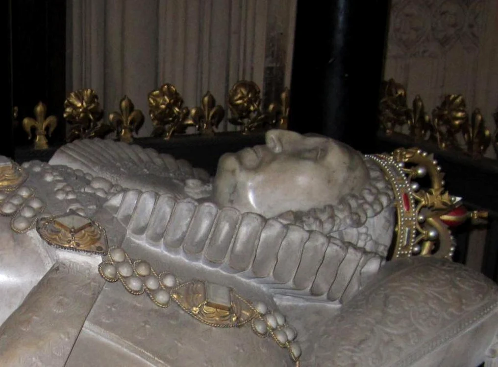 Mormântul reginei Elisabeta I a Angliei din Westminster Abbey