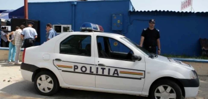 Cameramanul a fost bătut chiar în faţa unui poliţist foto Arhivă