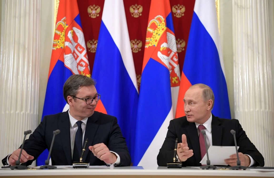 Președintele sârb Aleksandr Vucic și omologul său rus, Vladimir Putin/FOTO:Arhiva