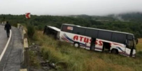 Un autocar cu români, implicat într-un accident rutier din Franţa