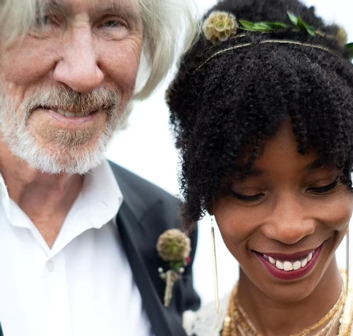 
    Roger Waters și Kamilah Chavis, fericiți în ziua nunțiifoto: arhiva personală/Instagram  