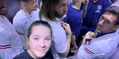 jucatoare de golf cu membri ai echipei PSG foto Instagram