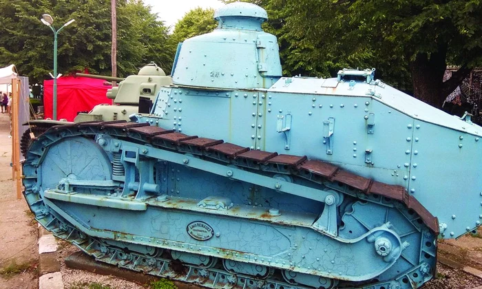 Renault FT 17, primul tanc din dotarea Armatei Române jpeg
