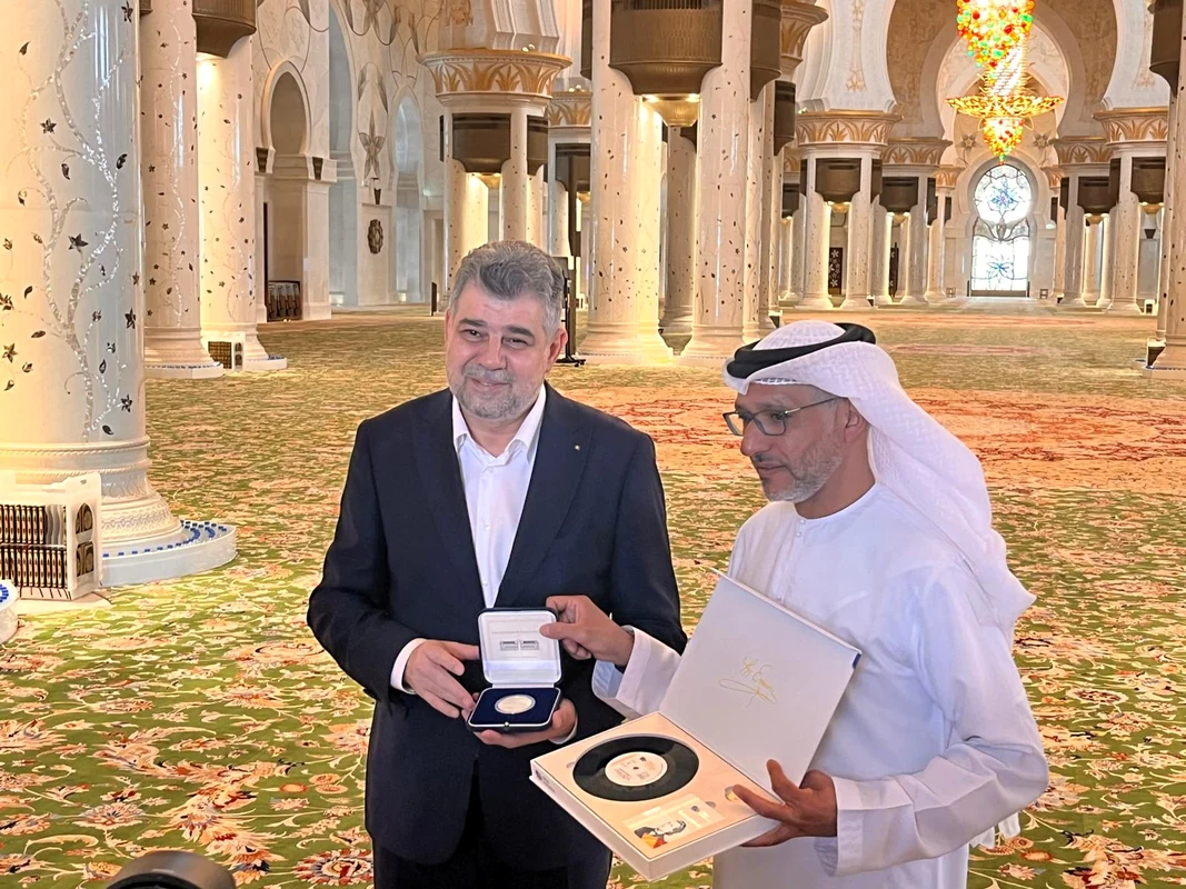 Premierul Marcel Ciolacu, vizită oficială la Moscheea Sultan Al Nahyan Sheikh Zayed Bin din Abu Dhabi Foto: Adevărul