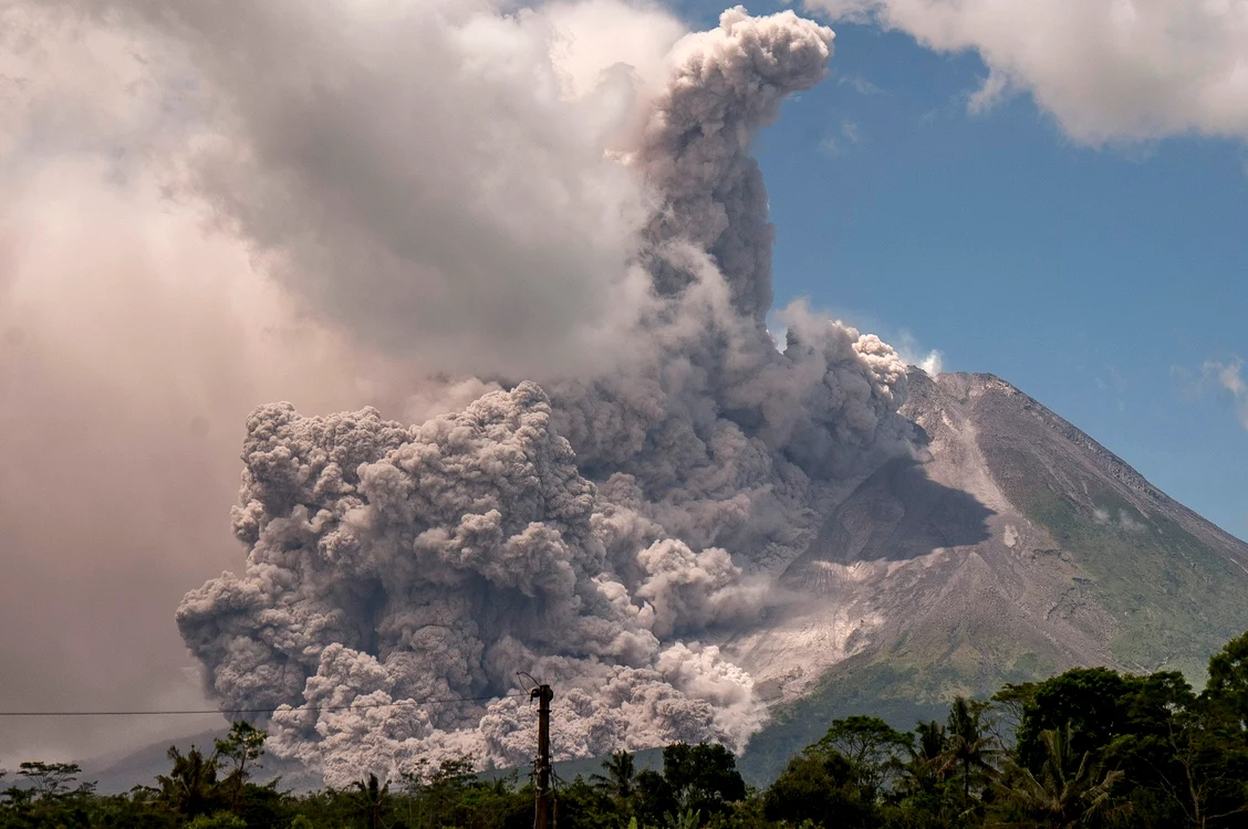 Muntele vulcanic Merapi  