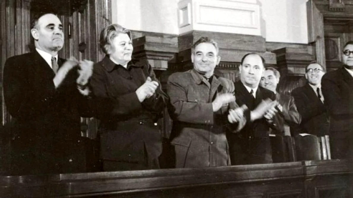Apostolii lui Stalin  Secretele perfide ale nomenclaturii bolşevice din România, la Adevărul Live, de la 11 00 jpeg