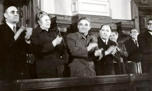 Apostolii lui Stalin  Secretele perfide ale nomenclaturii bolşevice din România, la Adevărul Live, de la 11 00 jpeg